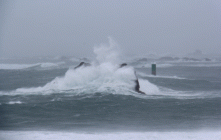Grosse mer et beaucoup de vent à Landunvez (29) lors du passage de la tempête Dirk le 23 décembre 2013 Grosse mer et beaucoup de vent à Landunvez (29) lors du passage de la tempête Dirk le 23 décembre 2013